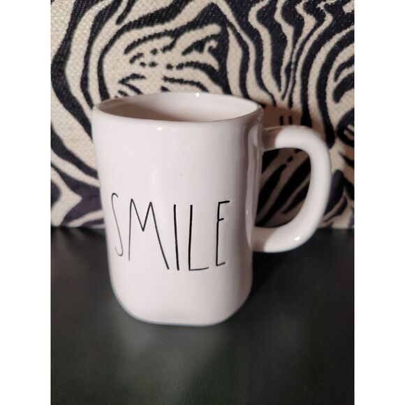 Rae Dunn SMILE Mug Cup - Picture 1 of 4